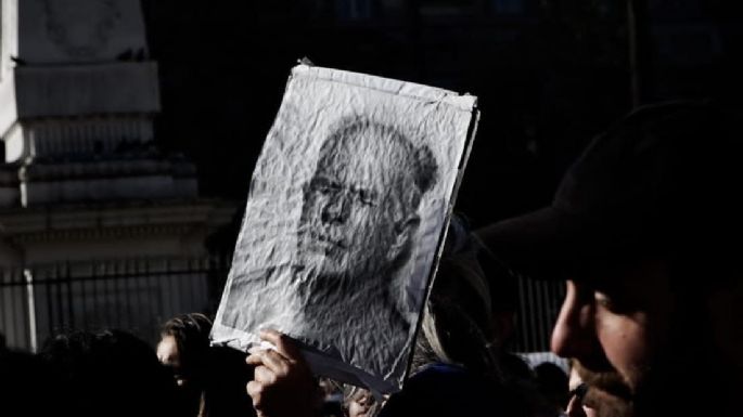 Recordaron con un mural a Julio López