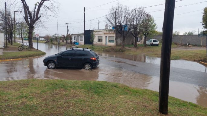 Así estaba la calle a metros de un acto municipal, en barrio Nicolás Avellaneda
