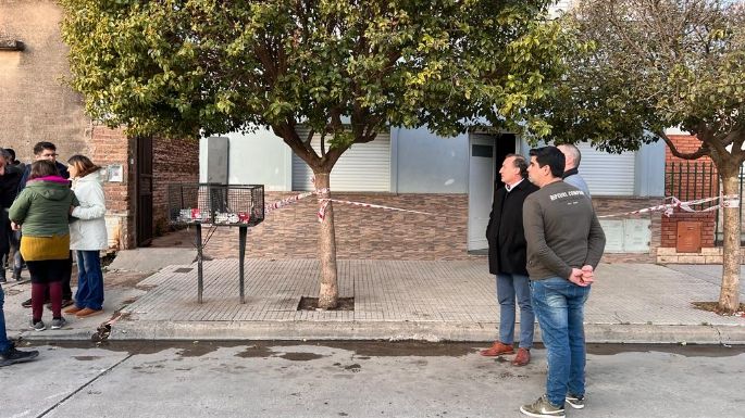 Hallaron maniatado y envuelto en sábanas y frazadas a un hombre de 59 años