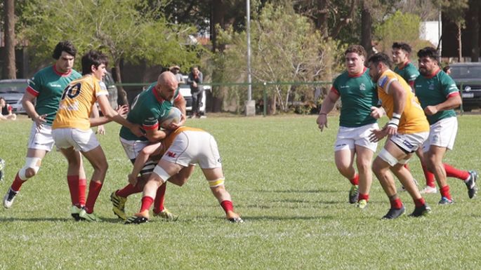 Primer triunfo del Jockey Club