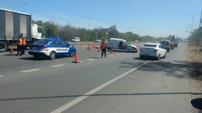 Un joven murió tras impactar contra un camión