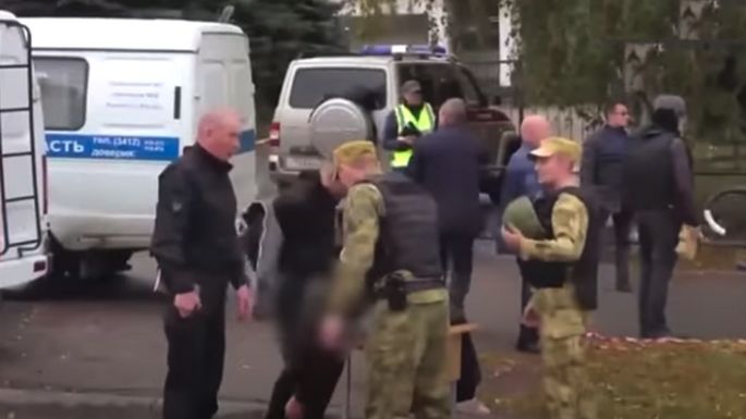 Masacre en una escuela de Rusia y mataron a una alumna en silla de ruedas en Brasil