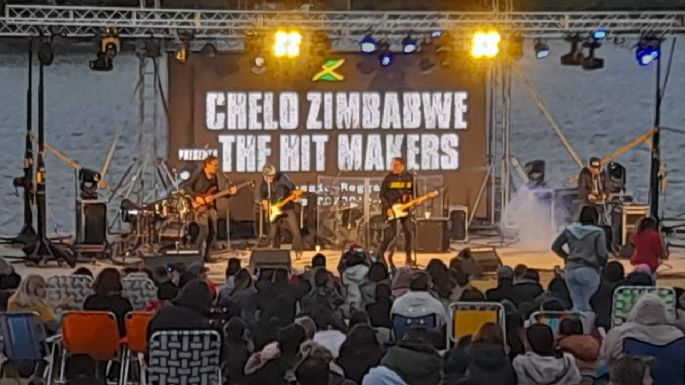 Vecinos disfrutan de los shows musicales en la colinita