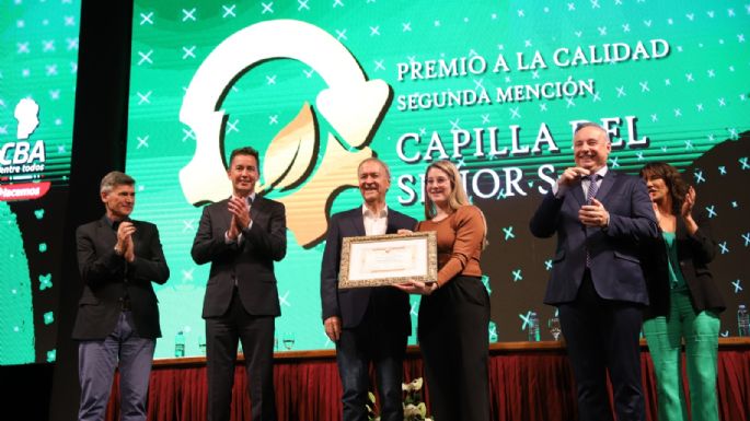 Schiaretti presidió el acto de entrega de los Premios Día de la Industria 2022