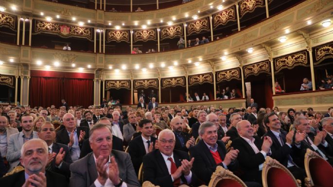 Schiaretti presidió el acto de entrega de los Premios Día de la Industria 2022