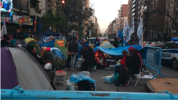 Siguen las jornadas de acampe piquetero en Córdoba capital
