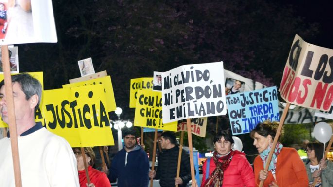 Marcharon en silencio por Emiliano Messa