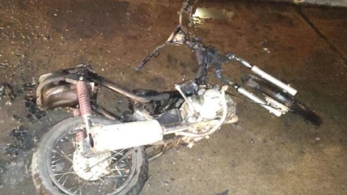 Se incendió una motocicleta en el centro