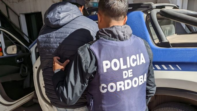 Un joven detenido por lesiones leves calificadas contra su expareja