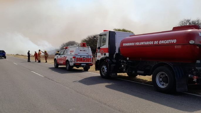 Bomberos combaten tres incendios en la provincia