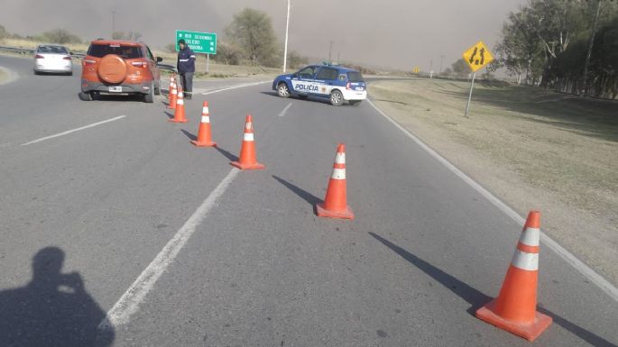 Actualización: cortes y restricciones en la Autopista y rutas por el viento y humo