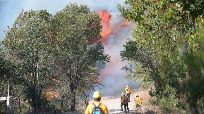 Queda un solo foco activo de incendio forestal en las sierras de La Falda