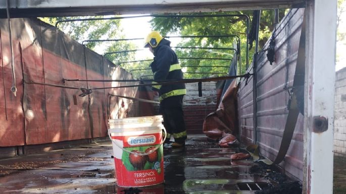 Bomberos fueron convocados por principio de incendio en un camión