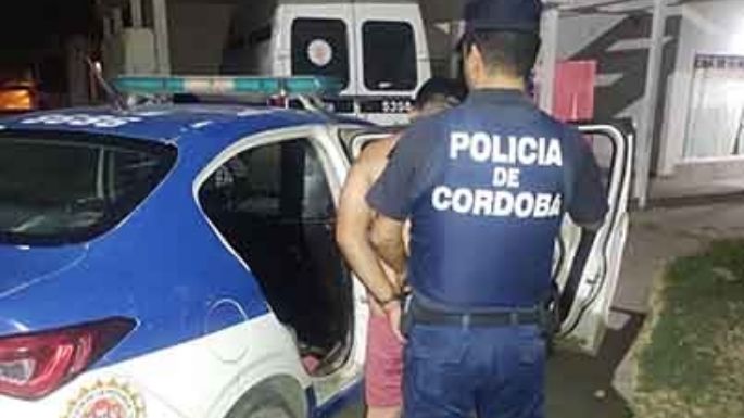 Detuvieron a tres hombres por amenazar y golpear a mujeres