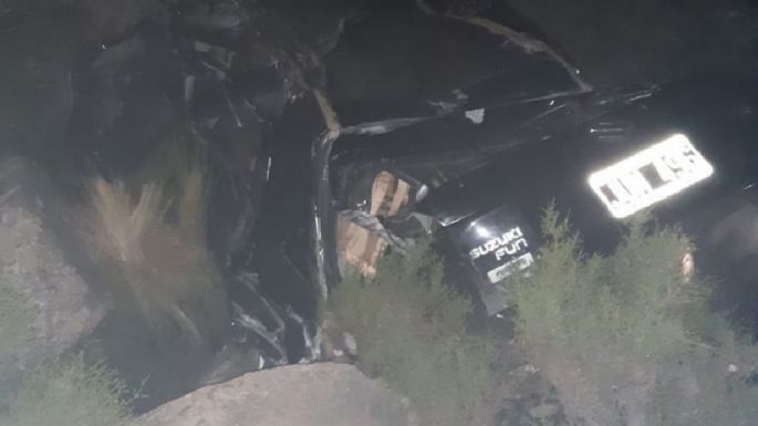 Una mujer cayó con su auto a un barranco de 40 metros de altura