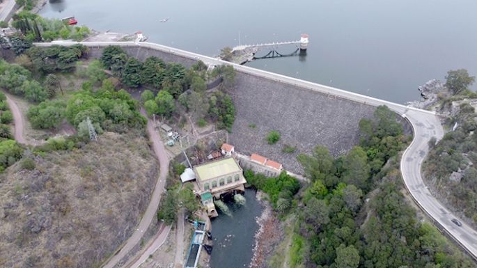 El dique de Embalse se encuentra cuatro metros debajo de su cota