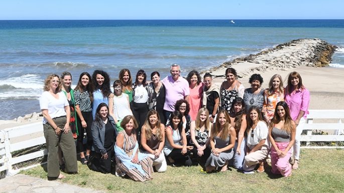 Fernández reunió en Chapadmalal a mujeres del Gabinete nacional