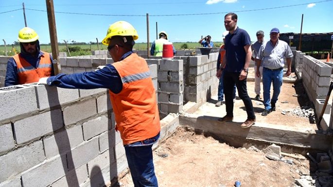 Relevan a trabajadores informales de los residuos para incorporarlos al sistema