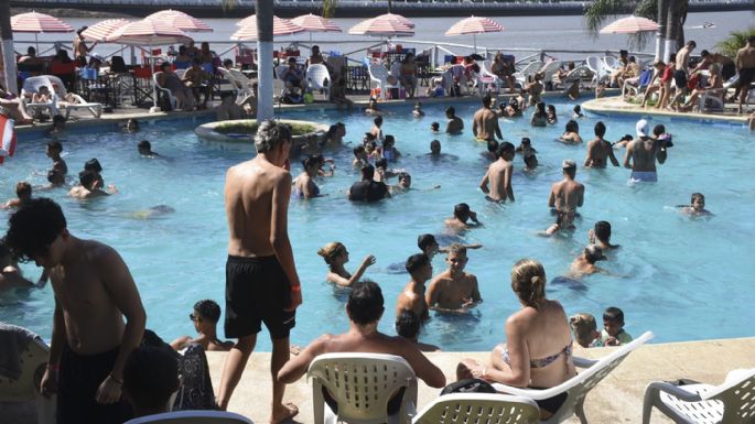 La mitad del país en alerta y en algunas ciudades la temperatura alcanzó los 42 grados