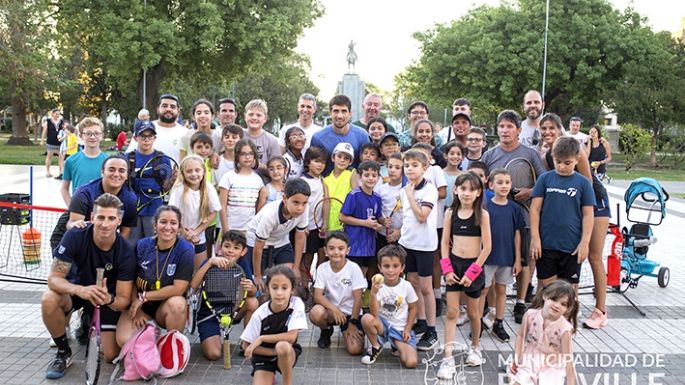Cachín dio otra mano solidaria