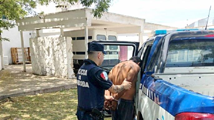 Amenazaron de muerte, uno con un cuchillo, a dos mujeres