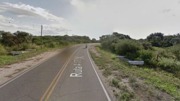 Un joven motociclista cayó en la ruta y fue arrollado por una camioneta