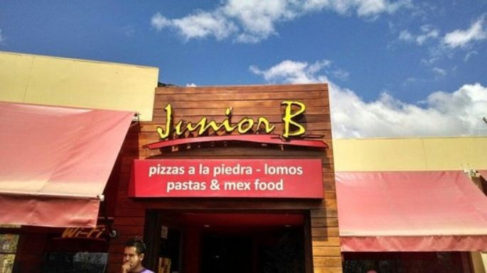 Clausuraron un local de hamburguesas por contaminar el lago San Roque