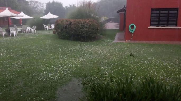 La tormenta llegó al interior provincial con caída de granizo