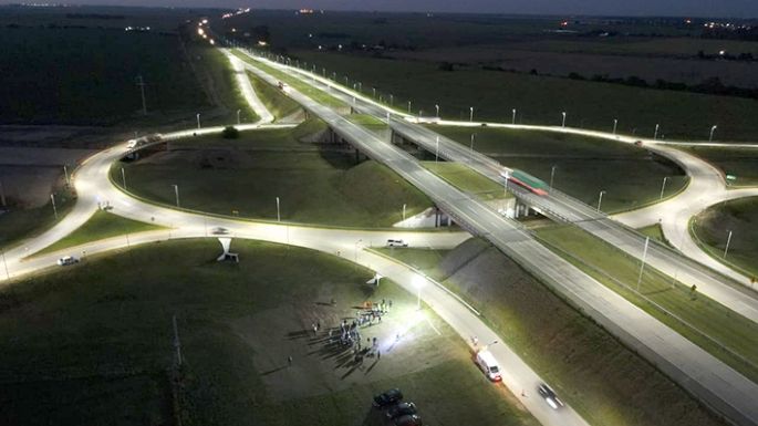 Más de 500 luminarias fueron inauguradas en ruta nacional 158