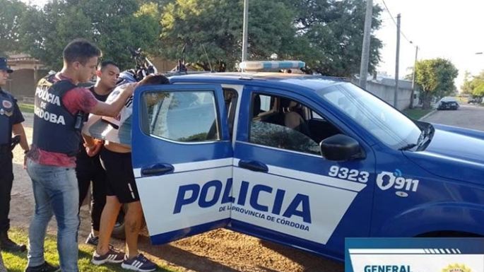Detuvieron a un hombre que, con un arma de fuego, robó en Villa María
