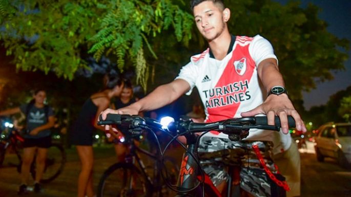 Más de cien luces a ciclistas