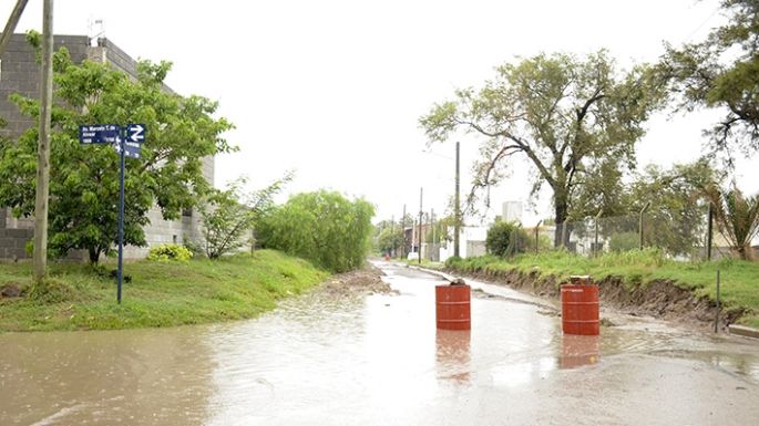 Llueve y en barrio Industrial  se vuelve imposible transitar
