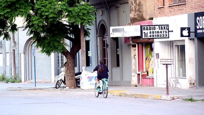 No saben qué hacer: vecinos protestan por la falta de remises