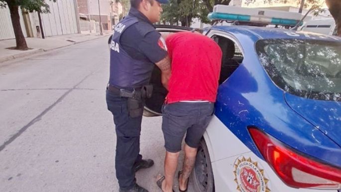 Dos detenidos por agredir físicamente a sus parejas