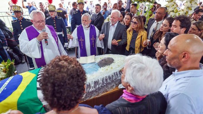 Lula acompañó el sepelio en una jornada con ausentes
