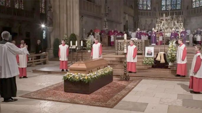 Miembros de monarquías y jefes de Estado despiden a Benedicto XVI