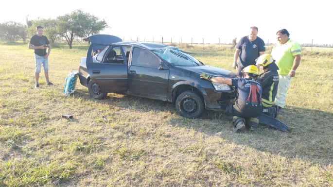 Vuelco en la autopista: dos ocupantes con traumatismos varios