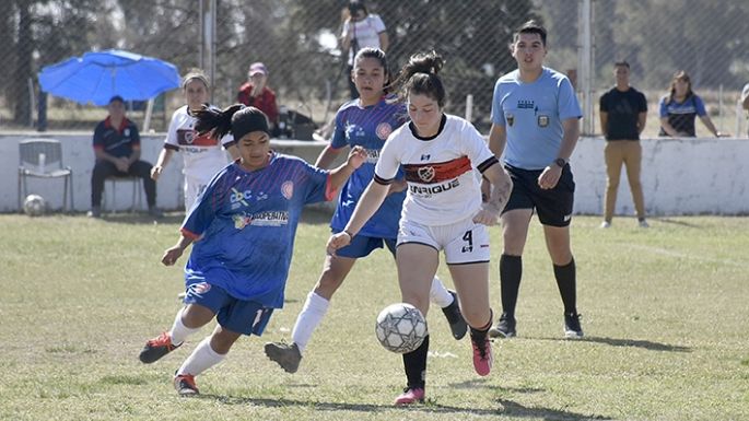La Uni sigue haciendo punta