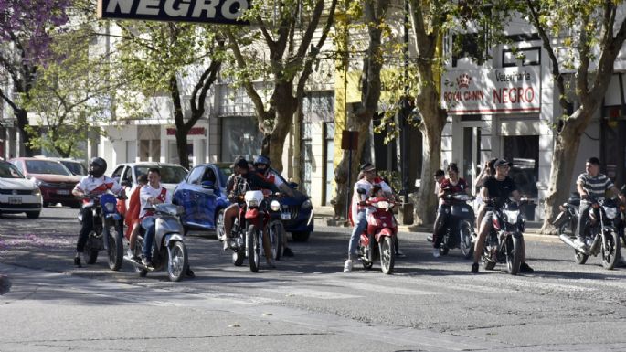 Villamarienses festejaron el triunfo de River tras el superclásico