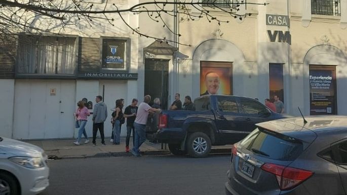 Comenzó a llegar gente al bunker de Accastello