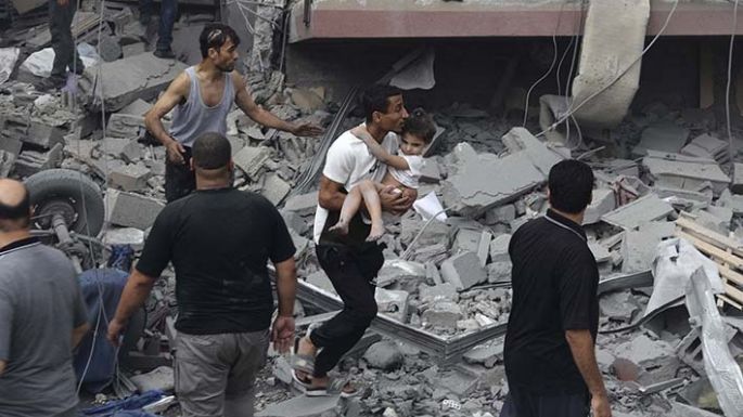 Redoblaron los bombardeos y murieron  más de un millar de israelíes y palestinos