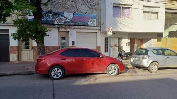 Otro vecino de Villa María estacionó donde no corresponde
