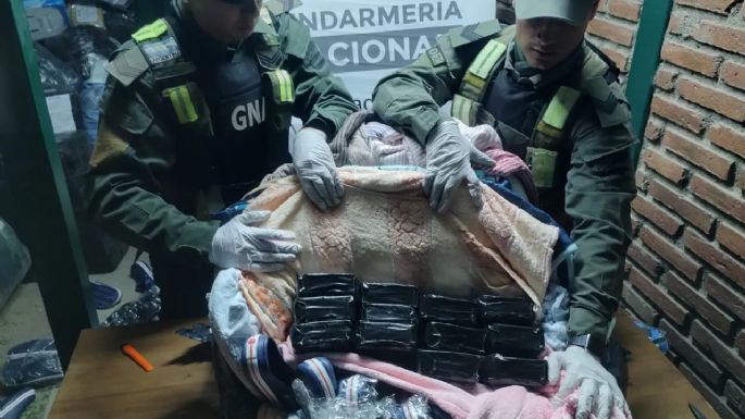 Hallaron más de 35 kilos de cocaína camuflados en un camión de carga