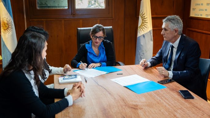 Firmaron convenio para fortalecer el registro poblacional del cáncer