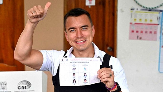 Noboa, hijo de un empresario bananero, aventajaba a la correísta González