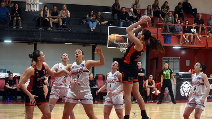 Ameghino continúa a paso firme