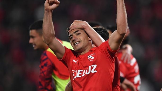 El Rojo mira para arriba