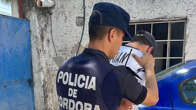 Un joven detenido tras agredir físicamente a su expareja