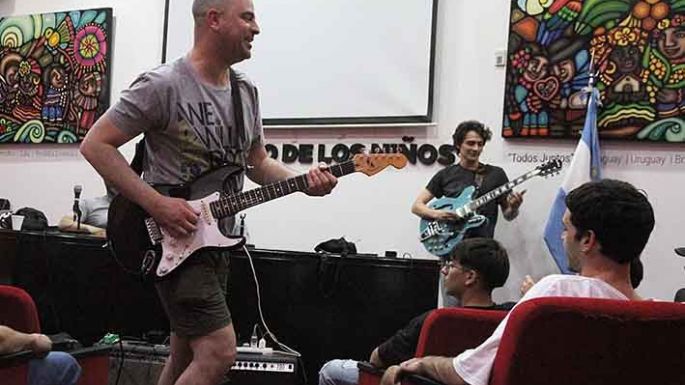 “Cuando escucho mi guitarra pienso que todo es mejor”