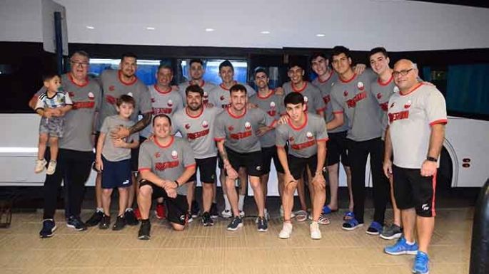 Ameghino inició su primera gira